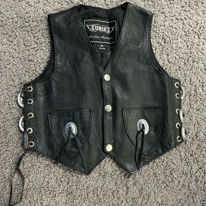 Leather vest , size medium = 5T